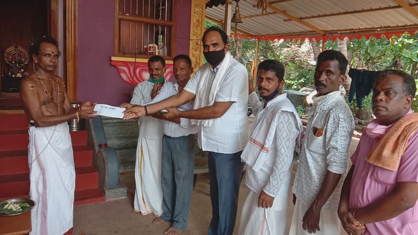 ಕೊರೋನಾ ಸಂದರ್ಭ ದೇವಸ್ಥಾನದ ವತಿಯಿಂದ ಗೌರವದನ ಕಿಟ್ ವಿತಾರಣೆ